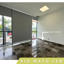 Oficina privada con ventanales